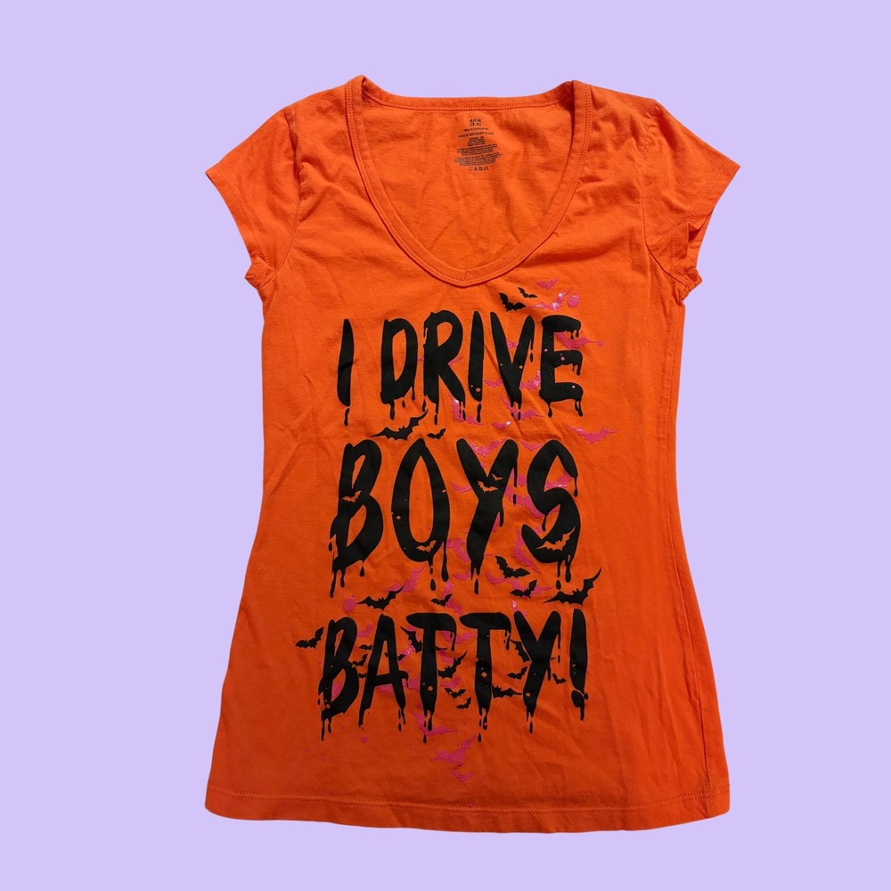 Y2K I Drive Boys Batty Graphic V-Neck fitted T-Shirt Scene #17